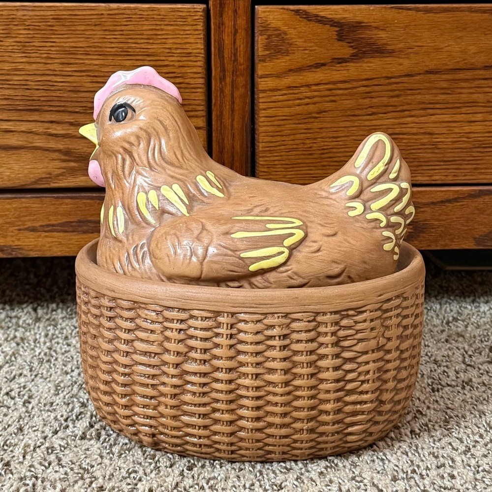 Vintage Nesting Hen On A Basket Canister Cookie Jar Dish Pottery Ceramics Decor